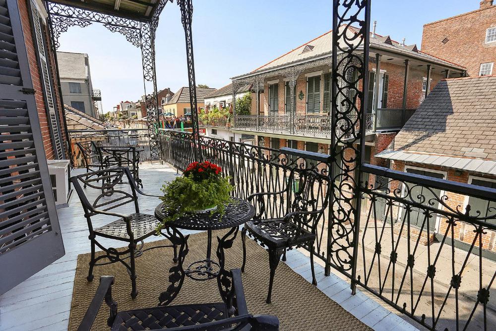 Studio with Balcony interior